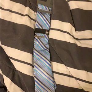 Brand new tie